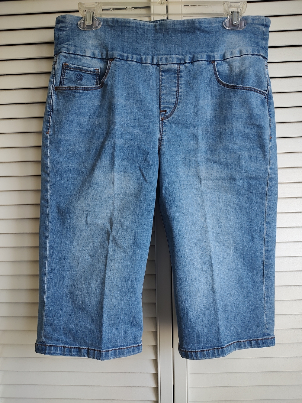 Gloria Vanderbilt Medium Blue Denim Bermuda Shorts